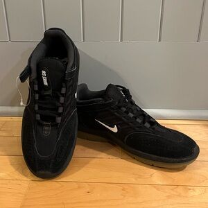 Nike SB Vertebrae Sneakers - NWOT